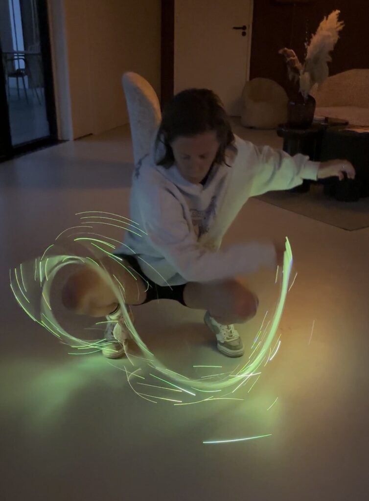 Flow toy dance